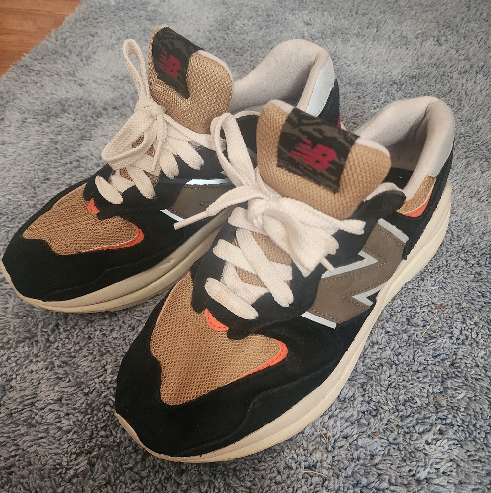 New Balance Lunar New Year 9.5 Mens